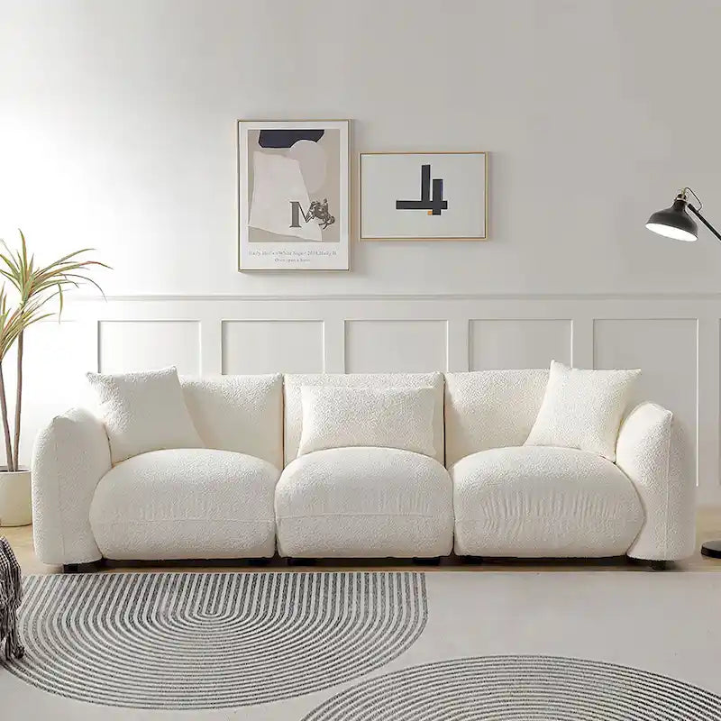 Un canapé de style moderne, adapté aussi bien au salon qu'à la chambre à coucher