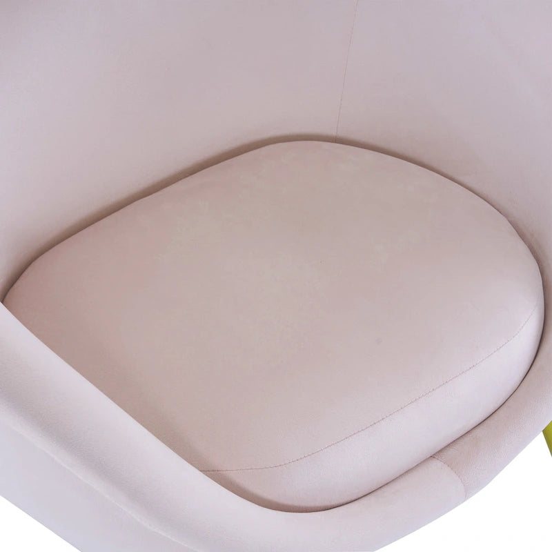 Fauteuil de salon moderne rembourré en peluche avec dossier incurvé et pieds dorés.