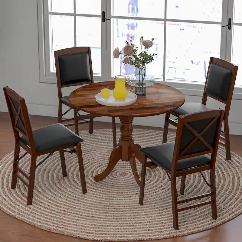 Table à manger rustique en bois avec un plateau rond