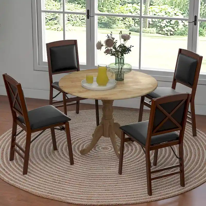 Table à manger rustique en bois avec un plateau rond