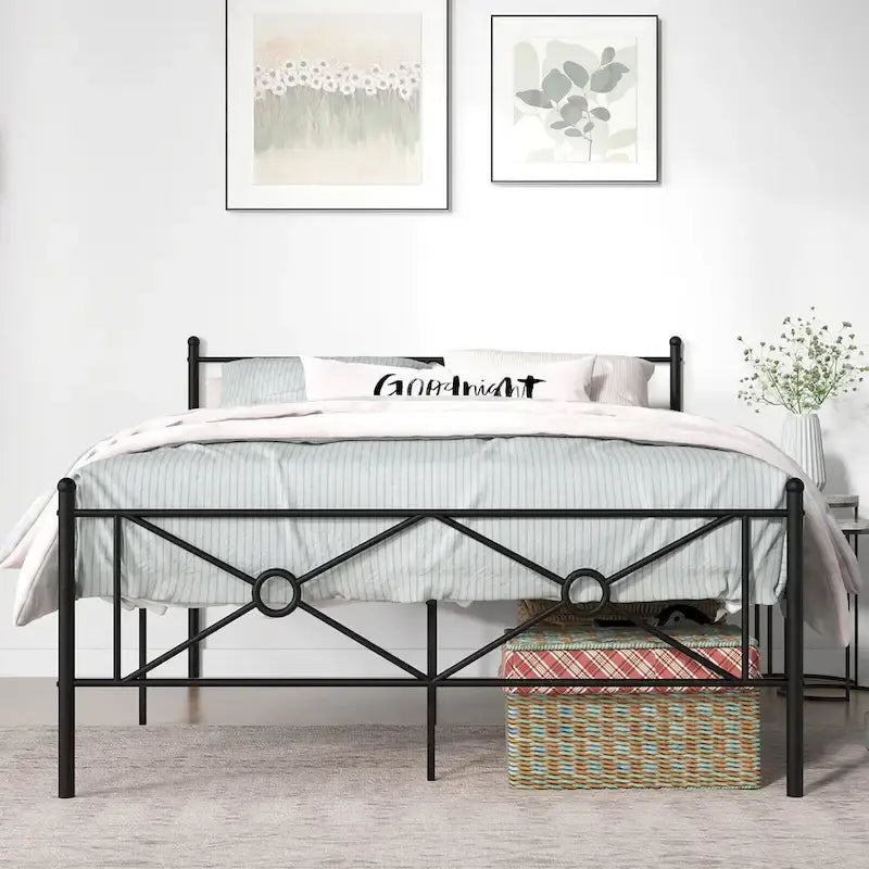 Lit plateforme en métal avec cadre, tête de lit et matelas