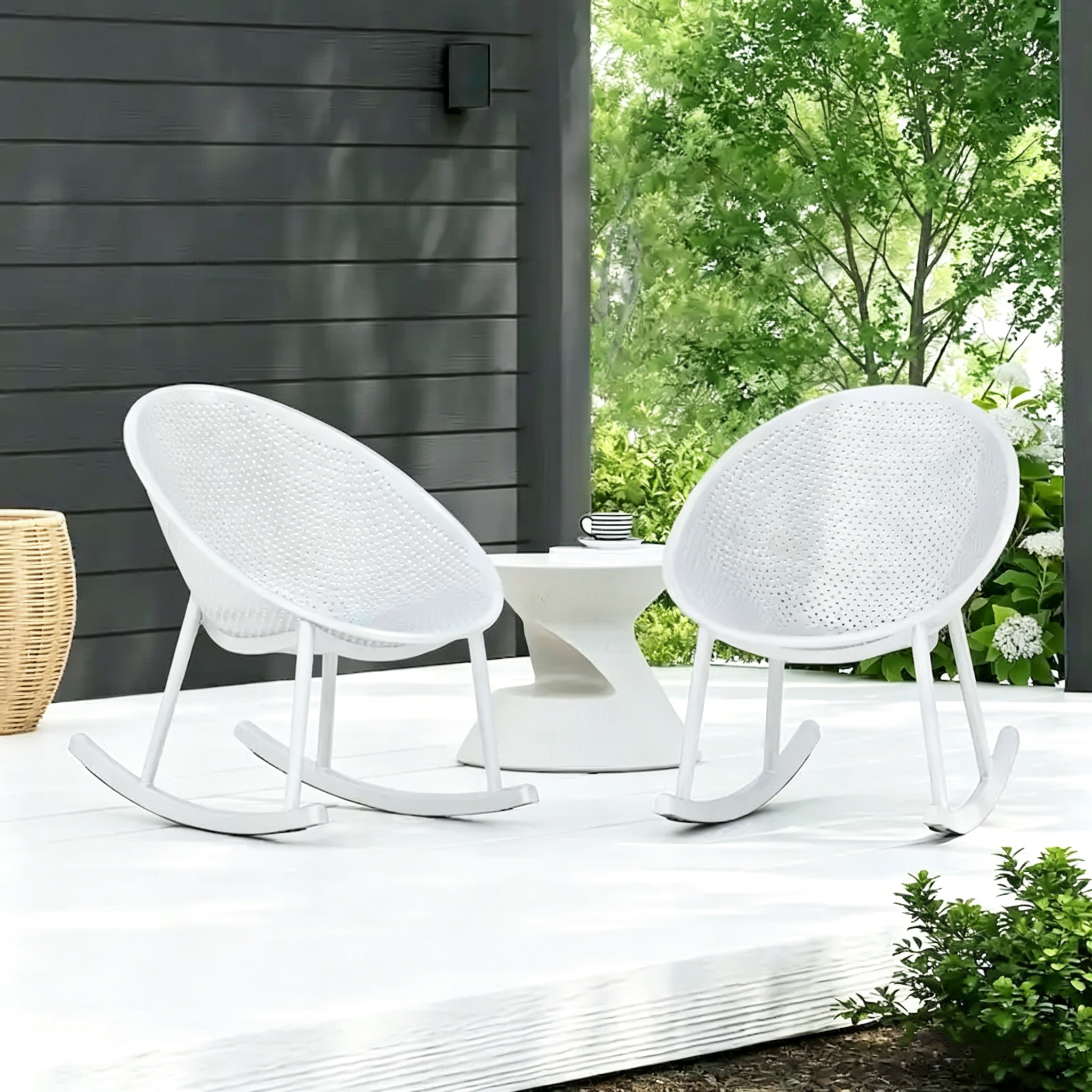 Fauteuil à bascule moderne en plastique de style médiéval