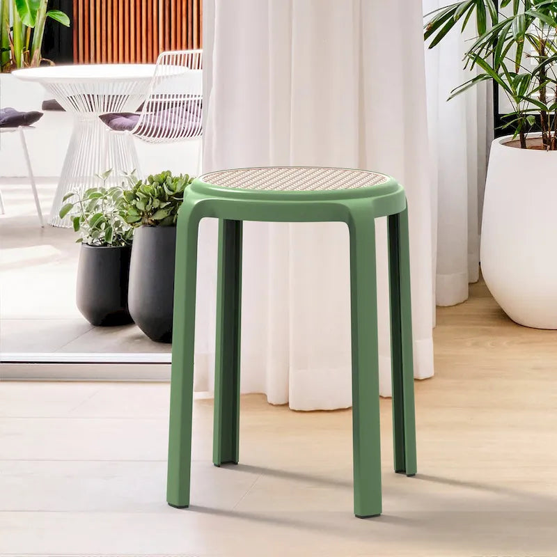 Tabourets de salle à manger ronds en plastique avec assise en rotin