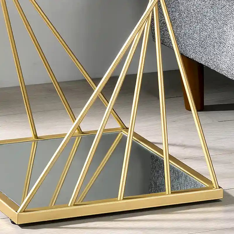 Table d'appoint simple couche en verre doré de 16 pouces